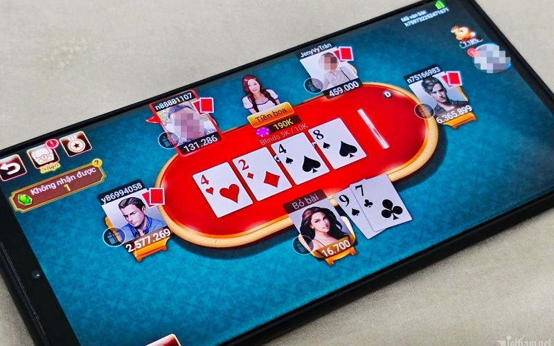 Tại sao game bài trực tuyến lại thu hút hơn chơi truyền thống?