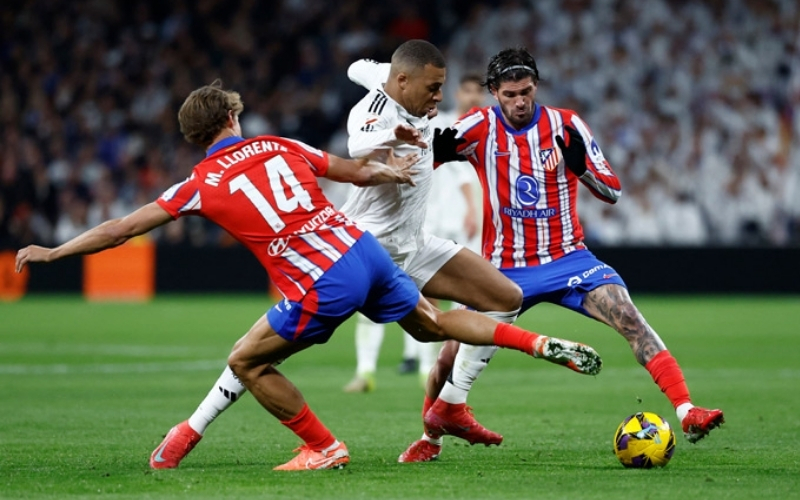 Real Madrid vs Atletico: Đại chiến thành Madrid và sức nóng của cuộc đua vô địch La Liga