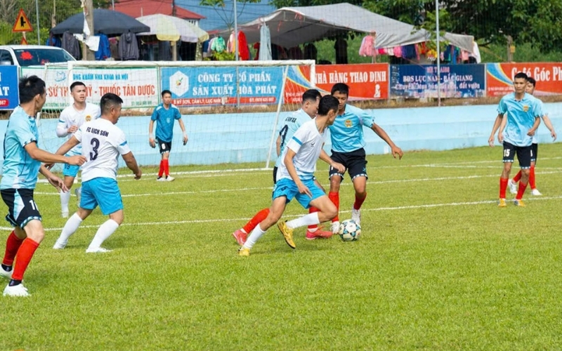 Sức hút từ giải bóng đá phủi miền quê mang đậm tinh thần thể thao dân gian